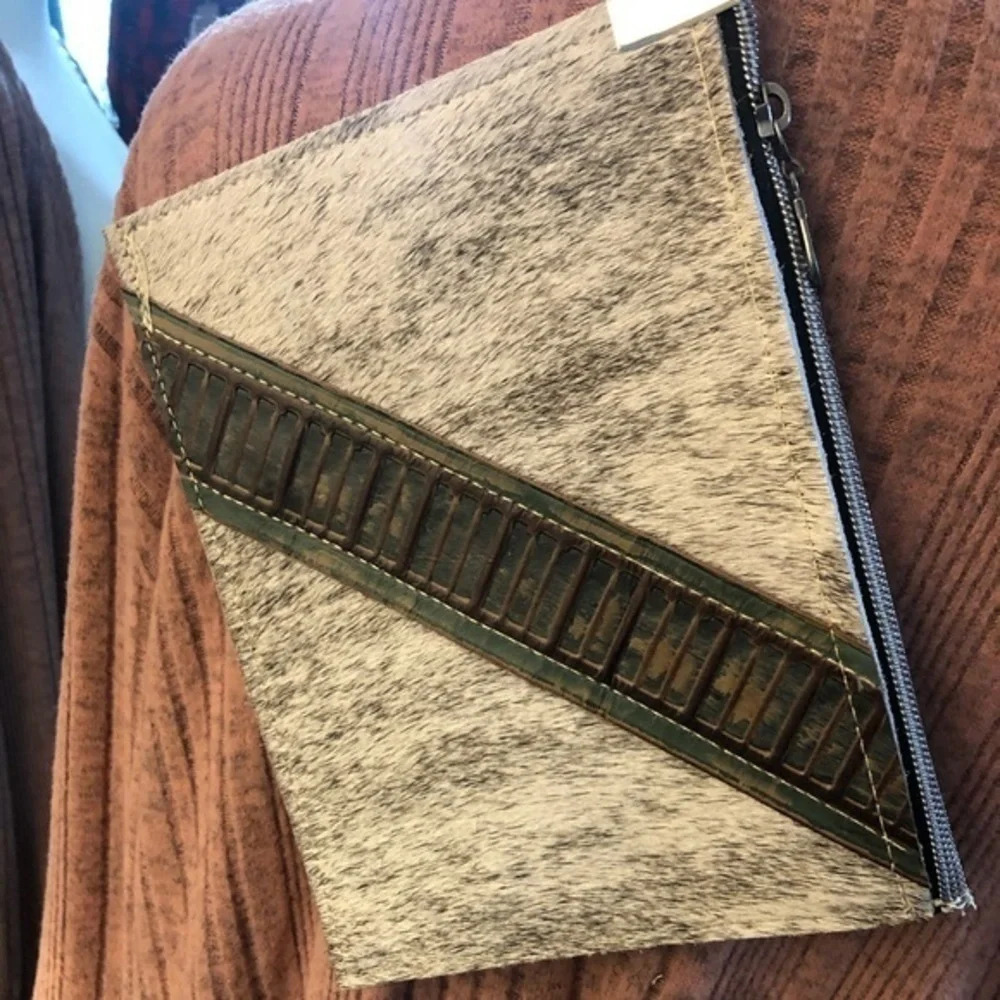 Boutique Nwt Western Boho Embossed Leather Bag With Cow Hide